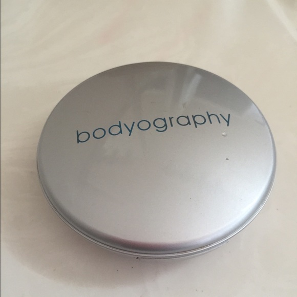Bodyography pressed powder foundation