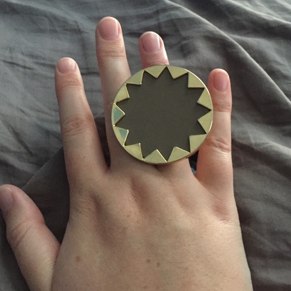 House of Harlow Sunburst Ring (large) - Picture 2 of 4