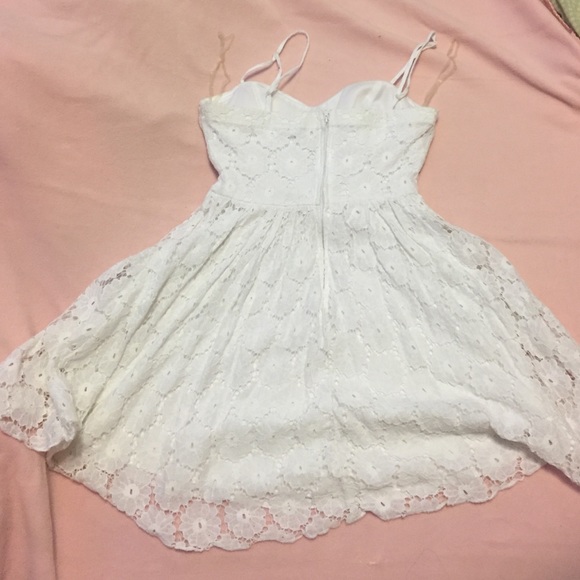 white floral lace dress - Picture 2 of 4