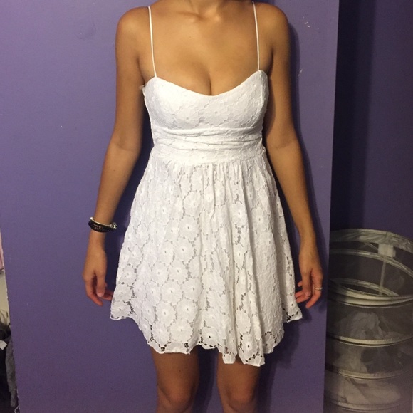 white floral lace dress - Picture 3 of 4