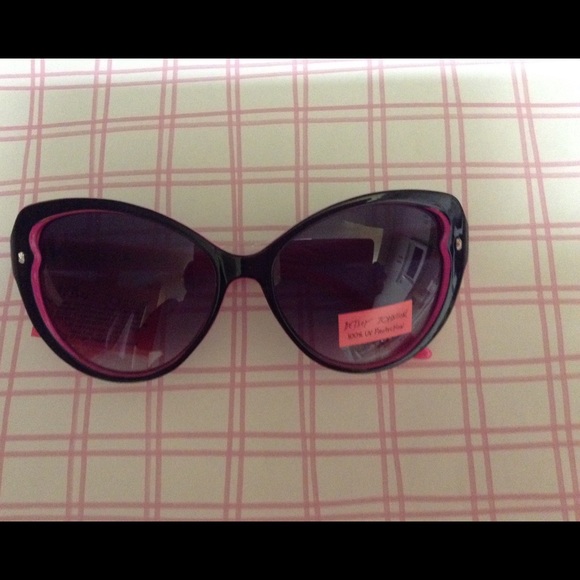 Betsey Johnson Accessories - Betsey Johnson Sunglasses