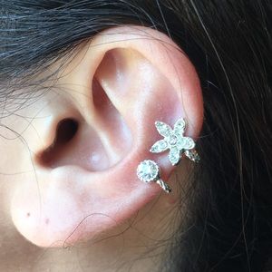 Silver studded earcuff earring