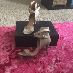 New with box. Joe's Jeans Macee Taupe Sandal