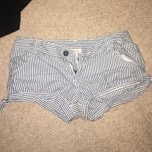 Aerie blue and white stripe shorts size 6