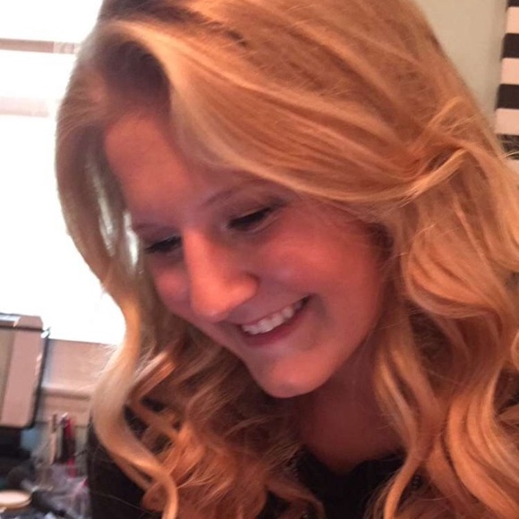 Meet your Posher, Julia - Picture 1 of 1