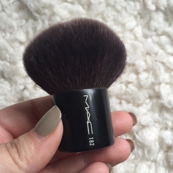 MAC Kabuki Brush 182