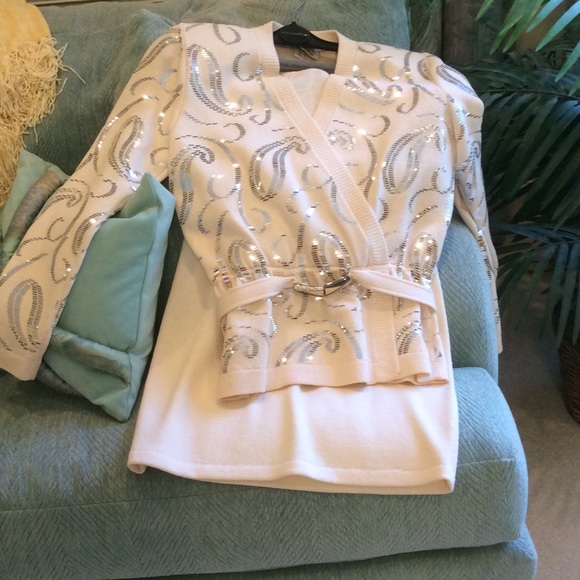 Stunning St. John knit dress suit