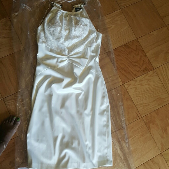 White Dress - Picture 4 of 4