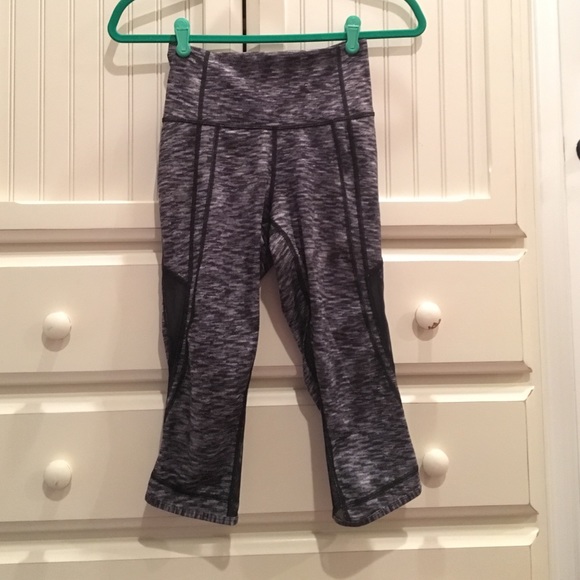 Lululemon cropped pants