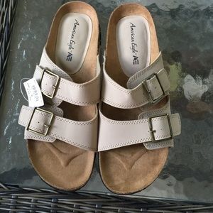 Tan sandals 😍