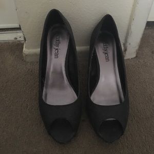 Cathy Jean Black Heels