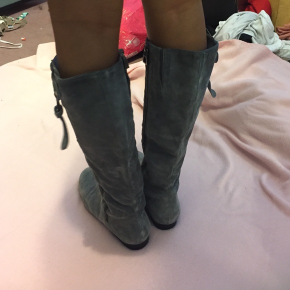 grey boots - Picture 3 of 3
