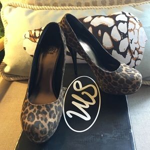 🐆Leopard heels are smokin' hot🌶