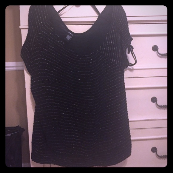 Black w. Gold stripe dress shirt