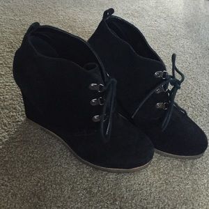 adorable Steve Madden booties!! 💕🤗