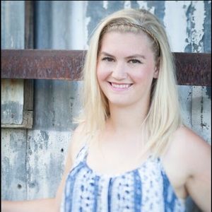 Meet your Posher, Alexis