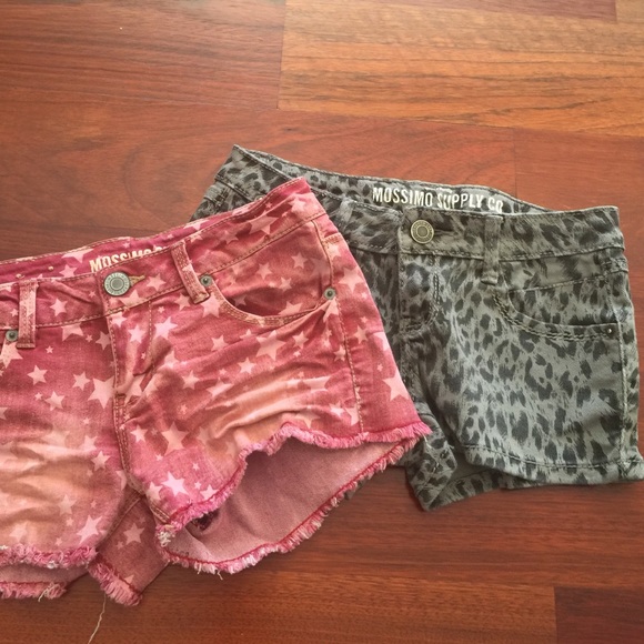 Bundle: 2 printed denim shorts