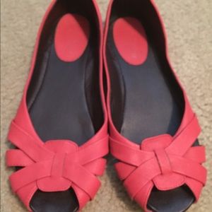 Adorable melon colored peep toe flats!