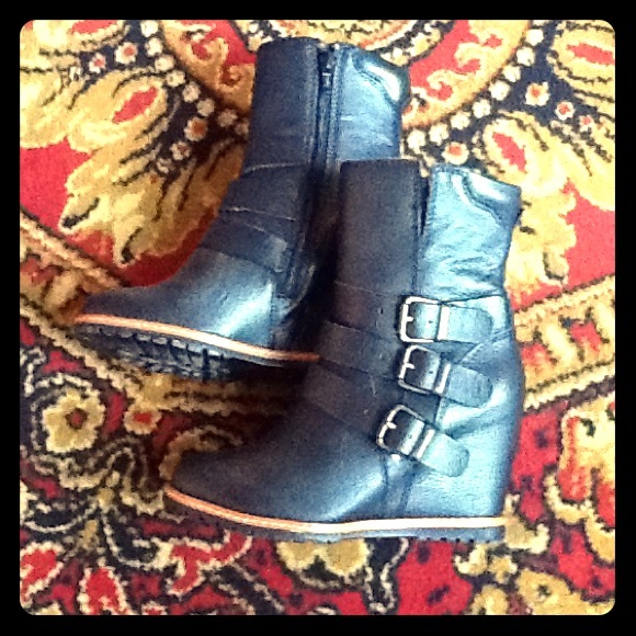 Sketchers Wedge Boot