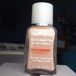 Neutrogena Skin Clearing Foundation