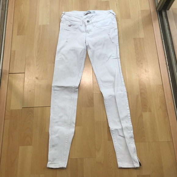 White hollister jeans with ankle zipper