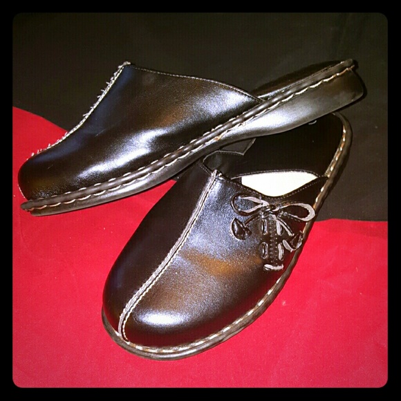 Black dress shoes