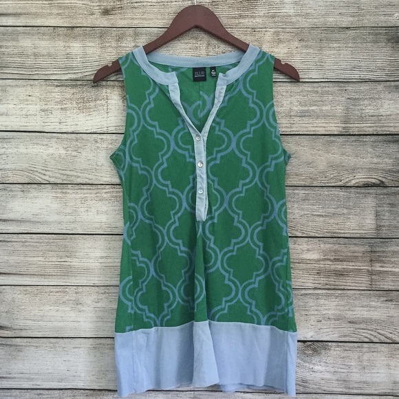 saks fifth ave • sleeveless v-neck tunic