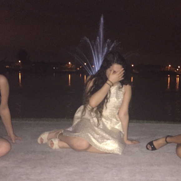 Cream and gold dress - Picture 2 of 2