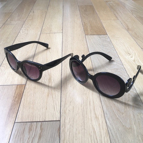 Bundle of Sunglasses 💖