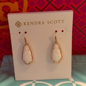 Kendra Scott Camelia in White Kyocera Opal