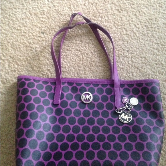 Michael Kors Handbags - Authentic Michael Kors purse . Bought from Macy's