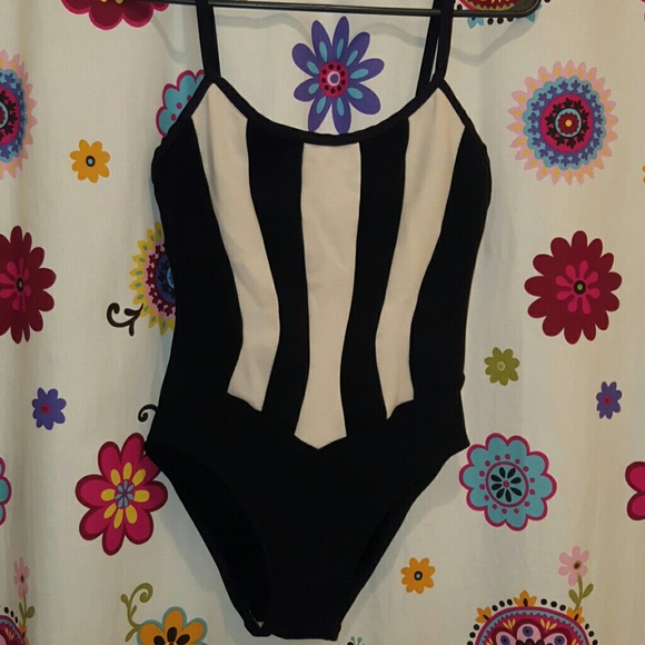 Vintage Black and White 80s swimsuit! Unique!!