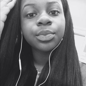 Meet your Posher, Brittni