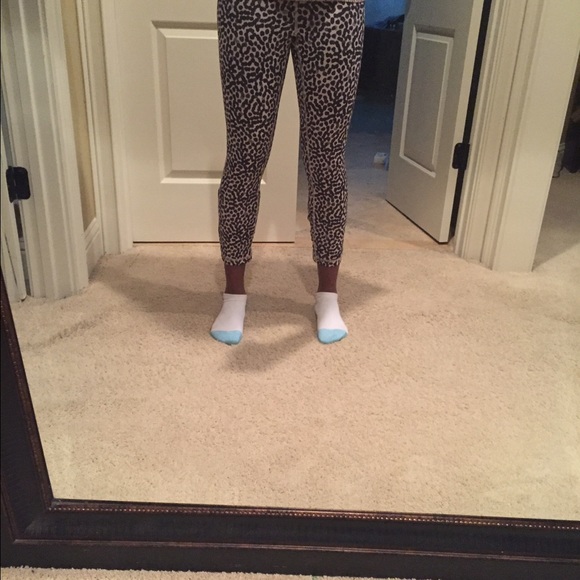 LULULEMON LEGGINGS!!