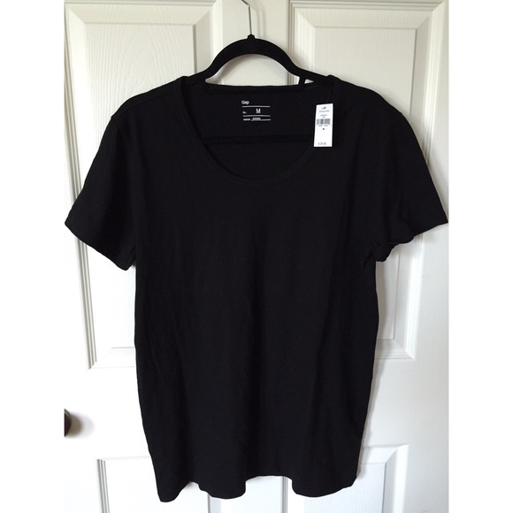Gap Men's scoop neck tshirt