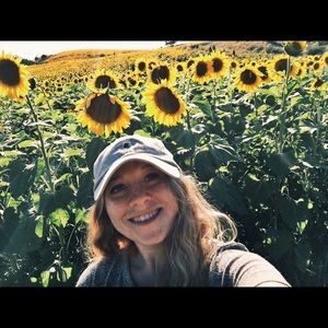 Meet your Posher, Caitlyn