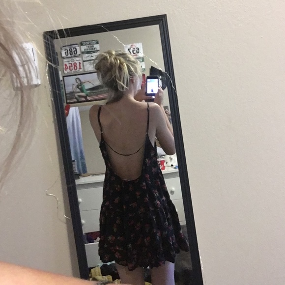 Brandy Melville dress - Picture 4 of 4