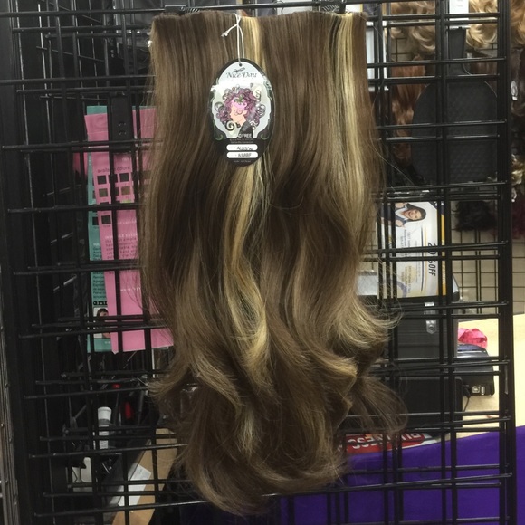 Synthetic clip in extensions #4/88BF