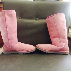 UGGS size 9