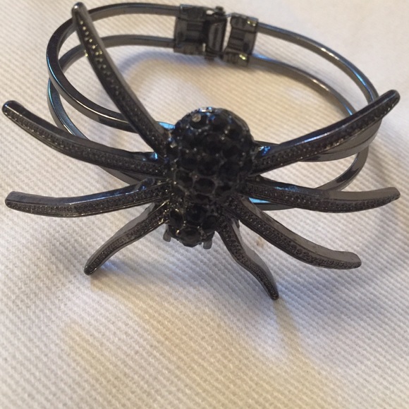 Spider necklace and bracelet set - Picture 2 of 4