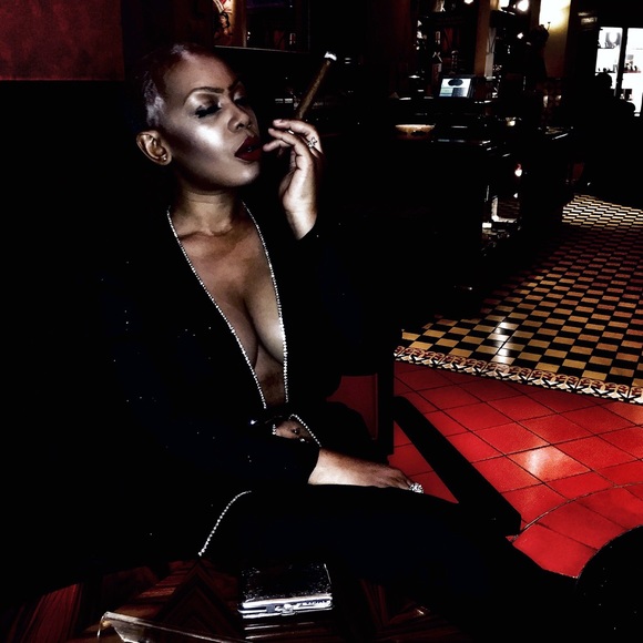 DON'T LET ANYONE TELL YOU OTHERWISE 💋 - Picture 2 of 4