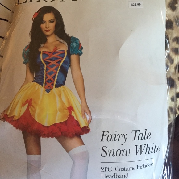 Snow White Halloween costume. M/L
