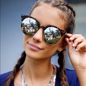 Quay AU Highly Strung Tortoise Mirrored Sunnies