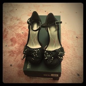 Kenneth Cole Reaction high heels!!!