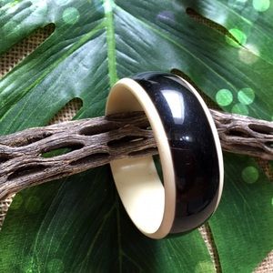 Vintage Plastic Bangle Bracelet