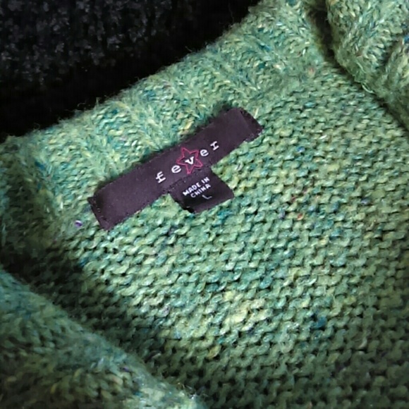 Sweater - Picture 4 of 4