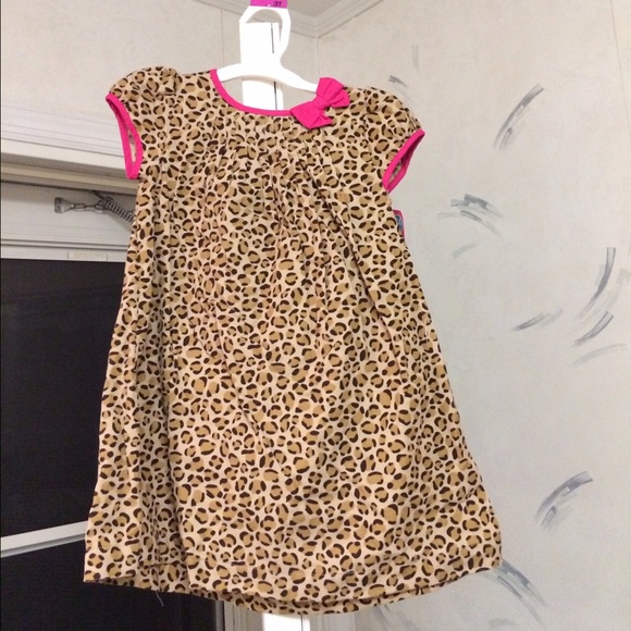 Leopard girl dress. Short sleeve dress