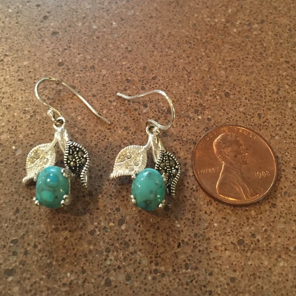 🎉sale🎉Gorgeous marcaset earrings.