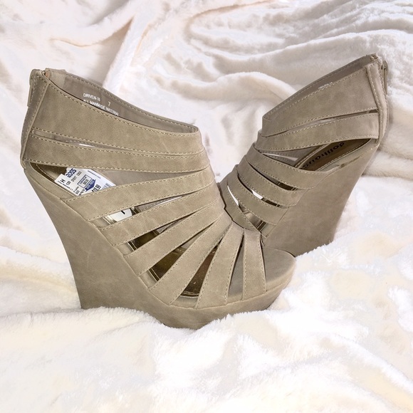 NWT | Dollhouse Wedges