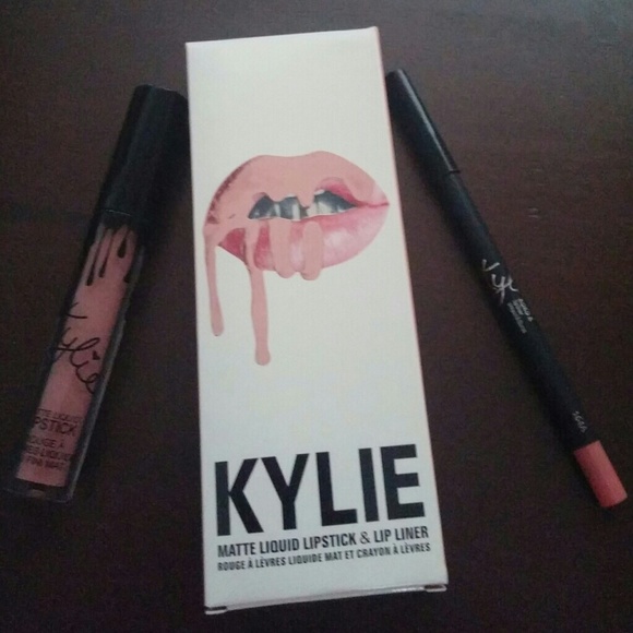 !Sold! Kylie Lip Kit
